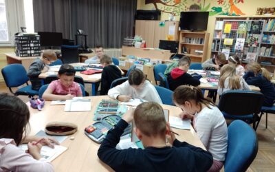 MHK: 3. b naglavačke u školskoj knjižnici