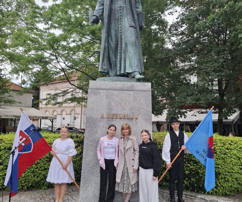 Učenice OŠ Julija Benešića na svečanom uručenju nagrada u Slovačkoj
