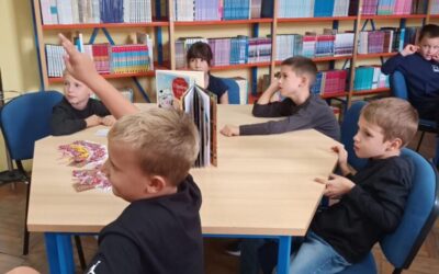 POSJET 1 B RAZREDA ŠKOLSKOJ KNJIŽNICI